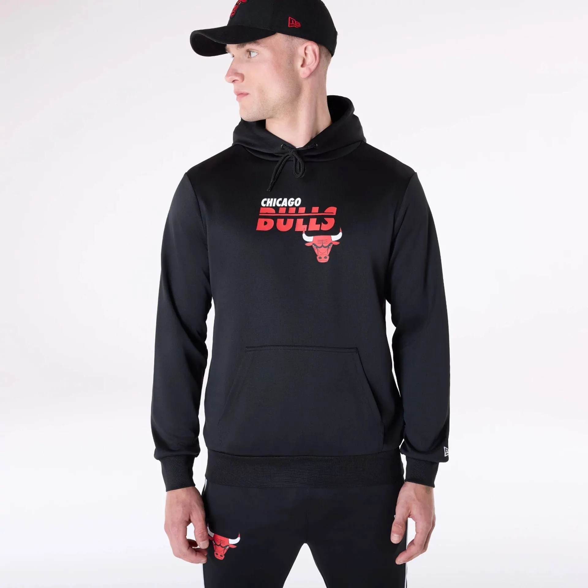 Chicago Bulls NBA Essentials Black Pullover Hoodie NEW ERA