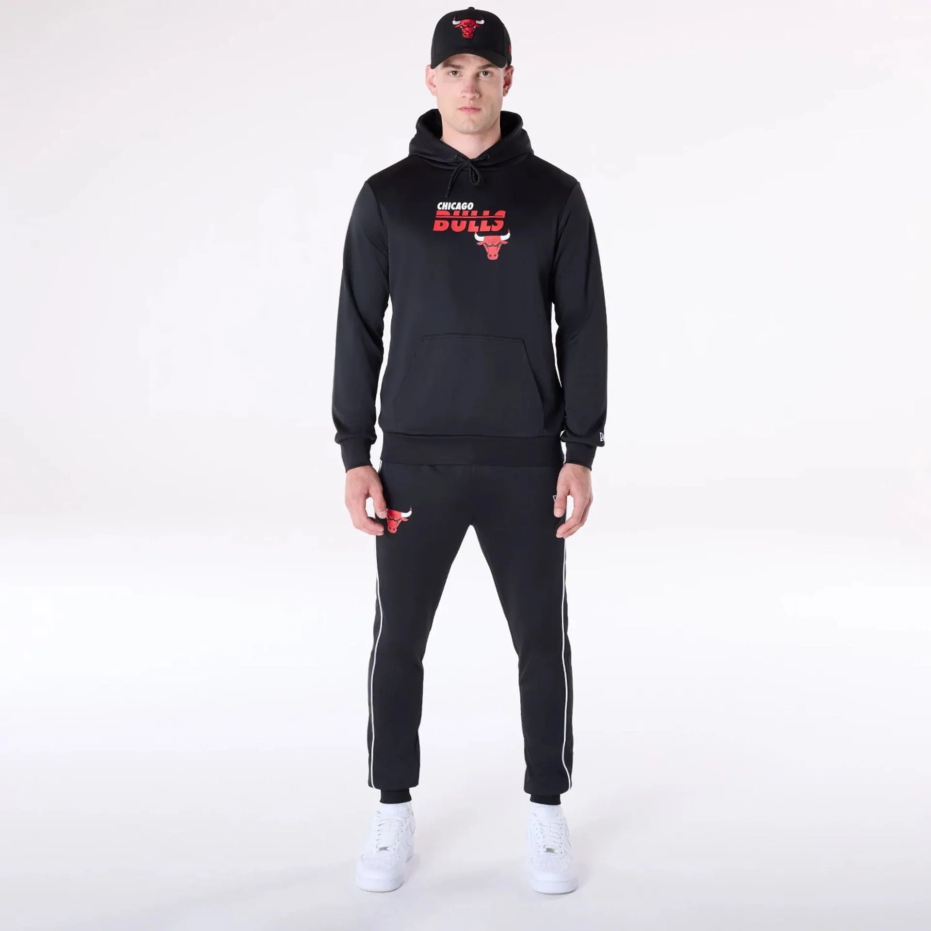 Chicago Bulls NBA Essentials Black Pullover Hoodie NEW ERA