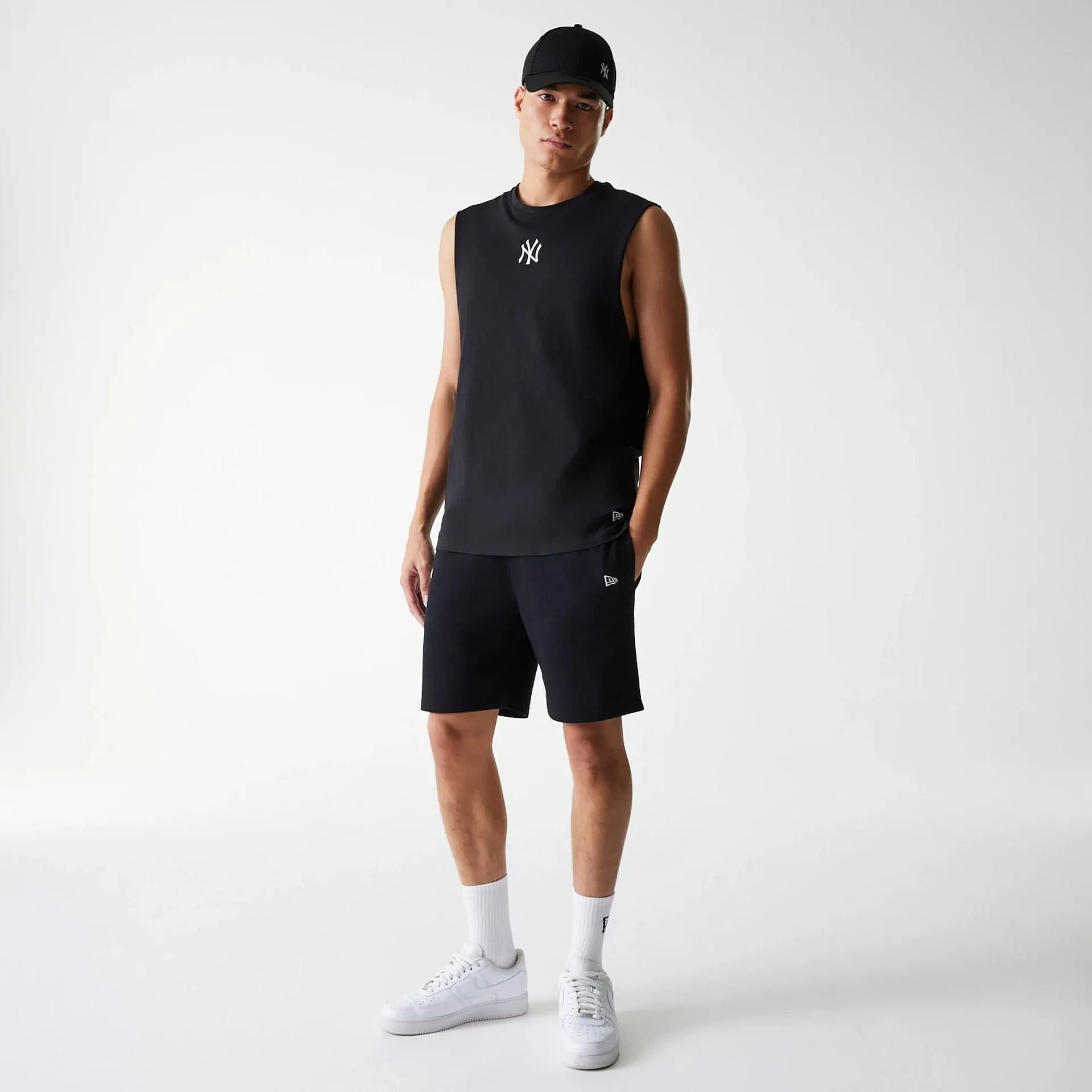 New York Yankees MLB League Essential Midi Black Shorts NEW ERA