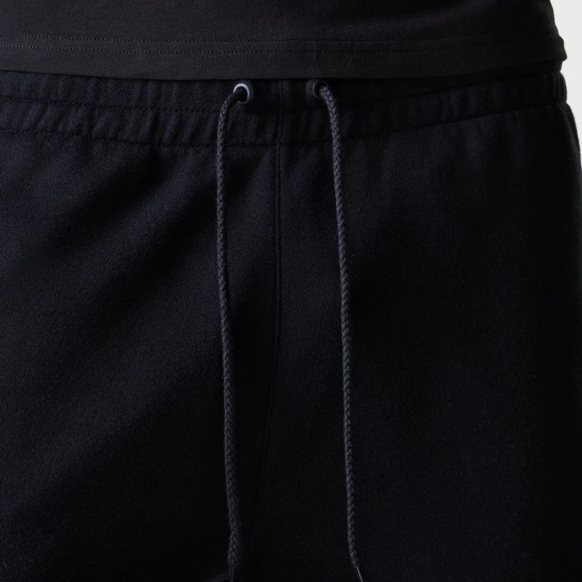New York Yankees MLB League Essential Midi Black Shorts NEW ERA