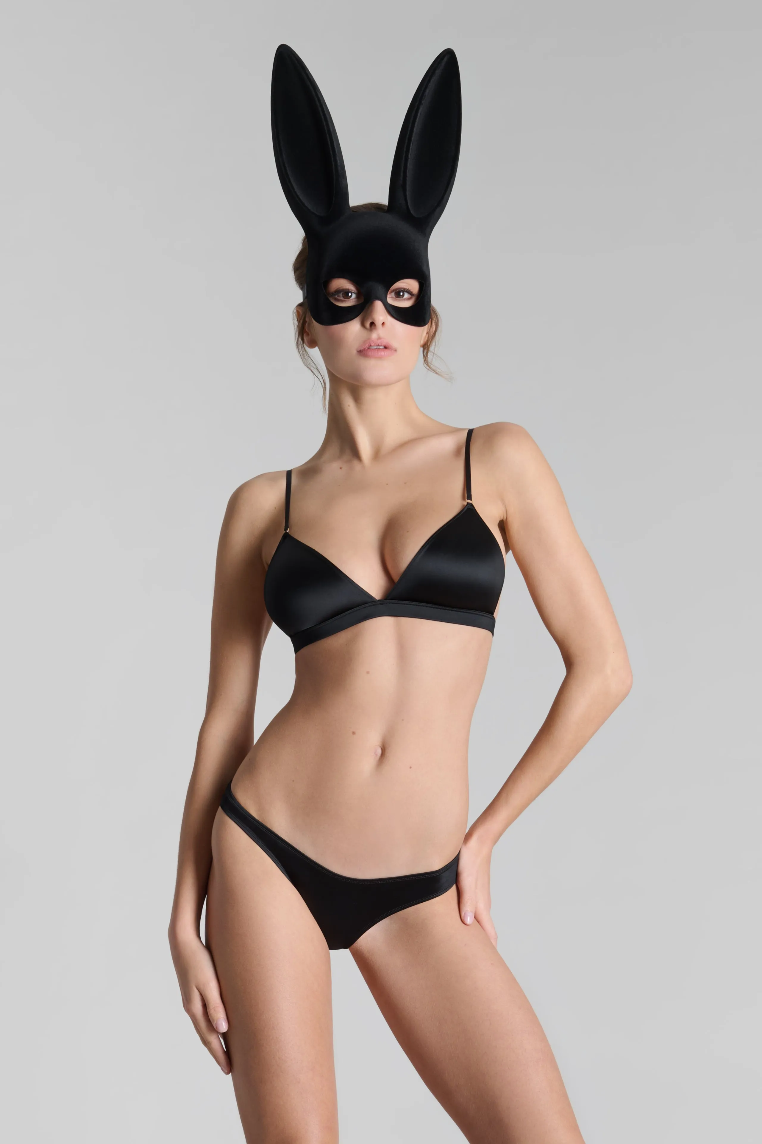 Velvet bunny mask with pompom - Les Ftiches Maison Close